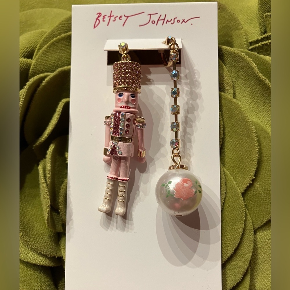 Beautiful Rhinestone Holiday Earrings